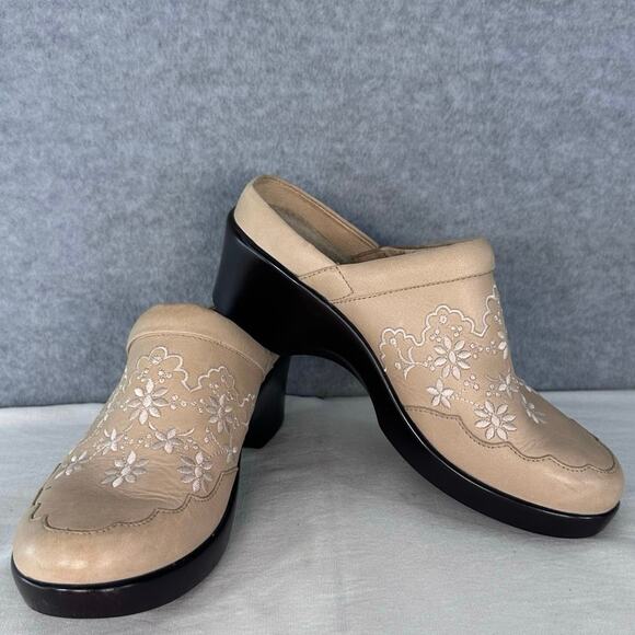 Alegria women’s sz 37 (US 7/7.5) ISA-610 Embroidered Neutral Beige Clog Comfort - Picture 1 of 12
